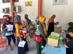 Pemkot Mojokerto Salurkan Bantuan Pangan kepada 796 Keluarga Berisiko Stunting
