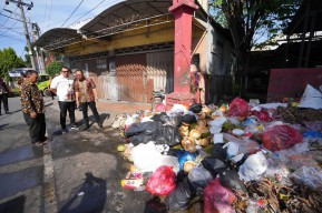 Masalah Bau Sampah di TPS Benteng Pancasila Ditangani Langsung oleh Pj Wali Kota Mojokerto