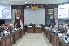 Pjs Wali Kota Surabaya Terima Kunker Spesifik Komisi X DPR RI, Bahas Zonasi PPDB dan Kurikulum Merdeka