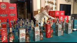 Ribuan Botol Miras Disita Satpol PP Sidoarjo