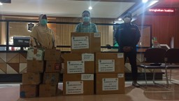 Putra Walikota Surabaya Gencar Bagi Bantuan saat Pandemi, Ada Apa?