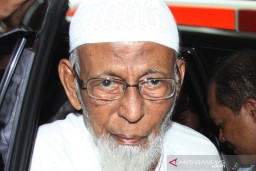 Jelang Bebas Murni Kondisi Kesehatan Abu Bakar Baasyir Sempat Turun