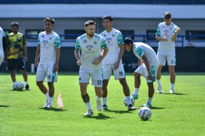Ada Di Papan Atas Tak Bikin Persib Over Confidence