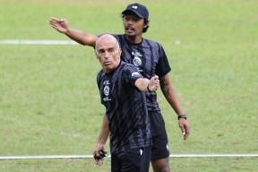 Arema FC Isi Jeda Waktu Dengan Latihan Di Malang Dan Bali