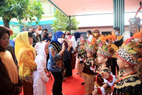 Bunda PAUD Surabaya Kembali jadi Tenaga Pendidik dalam Kelas Inspirasi