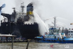 Kapal Tanker Terbakar di Belawan, Puluhan Pekerja Terjebak
