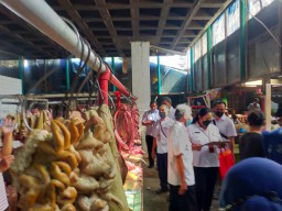 Aktivitas Perdagangan di Pasar Tradisional Surabaya Meningkat