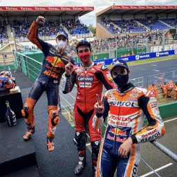 Valentino Rossi Jatuh, Petrucci  Juara GP  Prancis