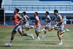 Persib Fokus Evaluasi Taktikal Jelang Laga Klasik Melawan PSM Makassar