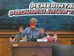 Pantau Penyakit Mulut Kuku, Ganjar Terjunkan Penyuluh