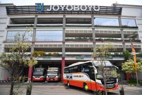Meminimalisir Penumpukan, Pemkot Surabaya Evaluasi Alur Shuttle Bus dan Siagakan Bus Tambahan