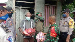 Kodim 1510 Bersama Polres Sula Beri Bantuan Sembako