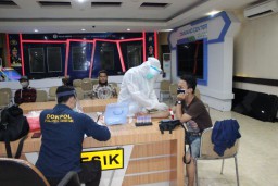 30 Orang Terjaring Patroli Jam Malam PSBB di Gresik