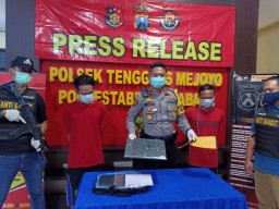 Dua Kuli Bangunan Ditangkap Polsek Tenggilis