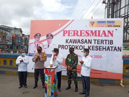 Walikota Resmikan Kawasan Tertib Protokol Kesehatan di Ambon
