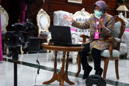 Risma Dorong Pembentukan Mal, Restoran dan Kafe Tangguh