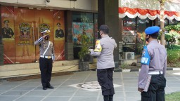 Kapolres Gresik Pimpin Apel Gelar Pasukan Ops Patuh Semeru 2020