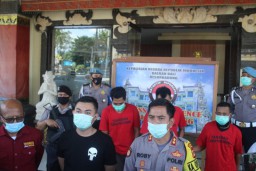 Curi Traktor di Lima Kabupaten