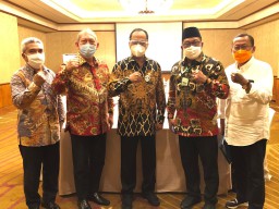 Menhub Serahkan KMP Bahtera Nusantara 02 Kepada Gubernur Maluku