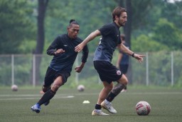 Persija Menang 7-2 Lawan Tim EPA