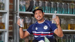 Jajang Mulyana Piara Ikan Cupang di Jeda Kompetisi Liga 1