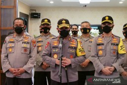 Kapolda Metro Dukung  Pangdam Jaya Turunkan Spanduk Rizieq