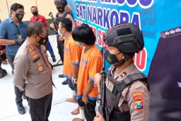 Dua Pengedar Narkoba Dibekuk Anggota Satreskoba Polresta Sidoarjo