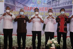Sekda Maluku Buka Raker Dinas Perpustakaan dan Kearsipan Maluku