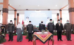 Gubernur Khofifah Indar Parawansa  Hadiri Sertijab Bupati Situbondo