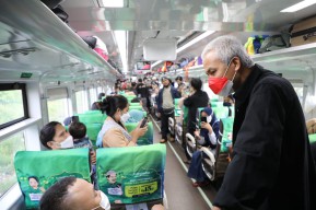 Selain Mudik,, Ganjar Siapkan Angkutan Balik Gratis bagi Warga Jateng