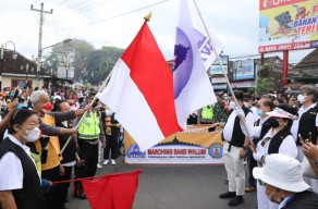 Lepas Parade Waisak, Ganjar : Semoga Semua Berbahagia