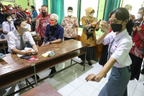 Dua Siswi Ini Bersyukur Bisa Unjuk Kebolehan di Hadapan Ganjar