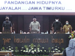 Berikut Jawaban Gubernur Jatim Atas Pandangan Umum Fraksi di DPRD
