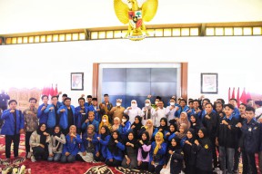 Khofifah: Aktivis PMII dan Pemuda Perbanyak Inovasi dan Sinergi