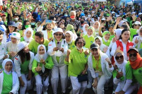 Ganjar Ajak Masyarakat Jalan Kaki 2 Jam Sehari