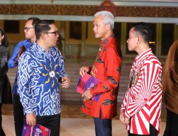Ganjar, Ridwan Kamil dan Gibran, Bahas Kunci Kebangkitan Pemuda