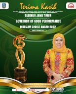 Gubernur Khofifah Terima Penghargaan Moeslim Choice Award 2022
