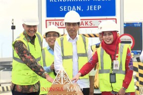 Dampingi Jokowi Resmikan Jalan Tol Semarang-Demak, Ganjar: Semoga Bisa Urai Kemacetan dan Rob