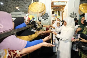 Gubernur Khofifah, Sunan Ampel merupakan salah satu Wali Songo yang memiliki karomah sangat tinggi
