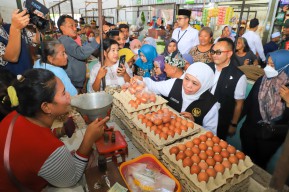 Gubernur Khofifah Imbau Masyarakat Tidak Panic Buying