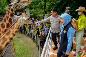Gubernur Bersama Forkopimda Jatim Tinjau Tempat Wisata di Surabaya dan Batu