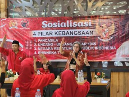 Indah Kurnia Lakukan Sosialisasi 4 Pilar di Gununganyar Surabaya