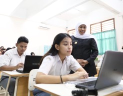 Serba Online, Gubernur Sebut 36 Ribu Operator dan Call Center Siap Layani PPDB SMA dan SMK Se Jatim