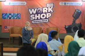 Serunya Saat Jurnalis Grahadi Ajak Generasi Z Surabaya Belajar Ilmu Jurnalistik