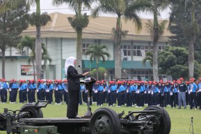 Gubernur Khofifah Ajak Siswa Kuatkan Karakter Sebagai Pelajar Pancasila