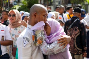 Isak Tangis Warnai Pelepasan Murid Baru di SMKN Jawa Tengah