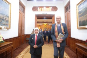 Gubernur Khofifah Bahas Peluang Kerjasama di Industri Manufaktur, Perhubungan &Teknologi Pertanian