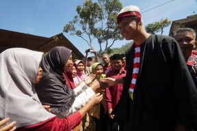 Serap Aspirasi ke Temanggung, Ganjar Disambut Ribuan Orang