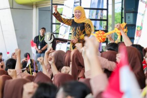 Gubernur Minta Kacabdin dan Kasek Lakukan Penertiban