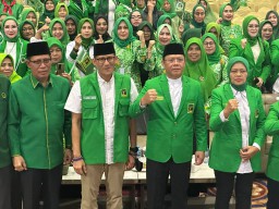 Lantik Pengurus WPP, Ketum PPP Minta Kader Kerja Keras Kejar 50 Kursi DPR RI